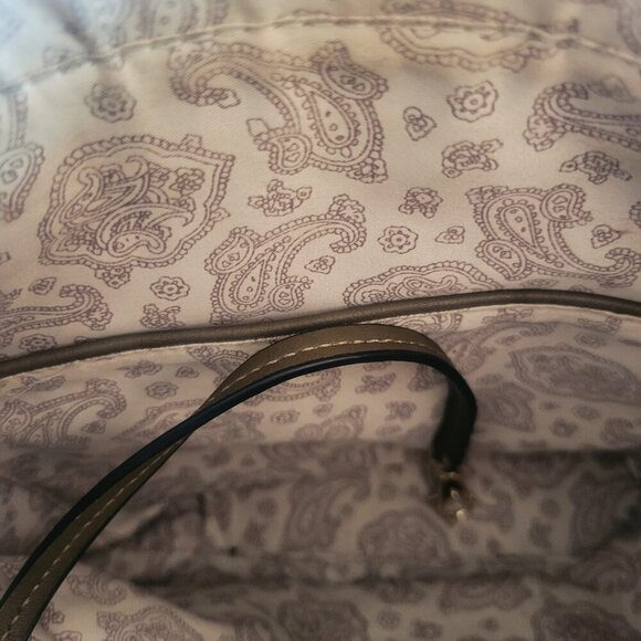 Simply Noelle Olive/Brown Crossbody Adjustable Strap - 3 Ext/2 Int Pockets - Picture 13 of 15